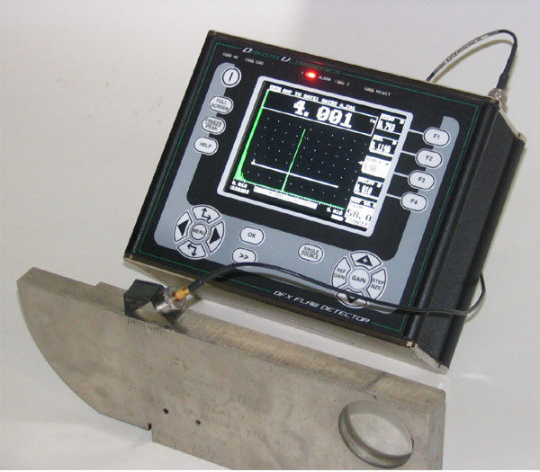 Máy siêu âm dò khuyết tật mối hàn, thép đúc model DFX615